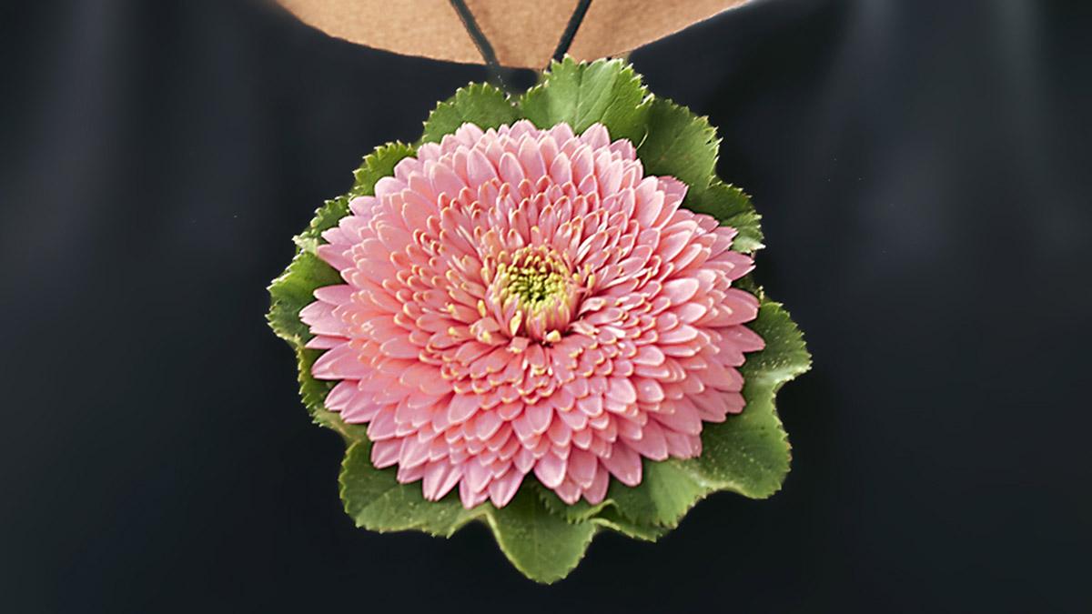flower necklace large pendant