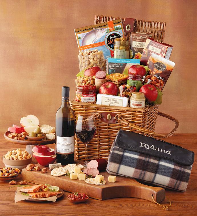 personalized gourmet picnic basket