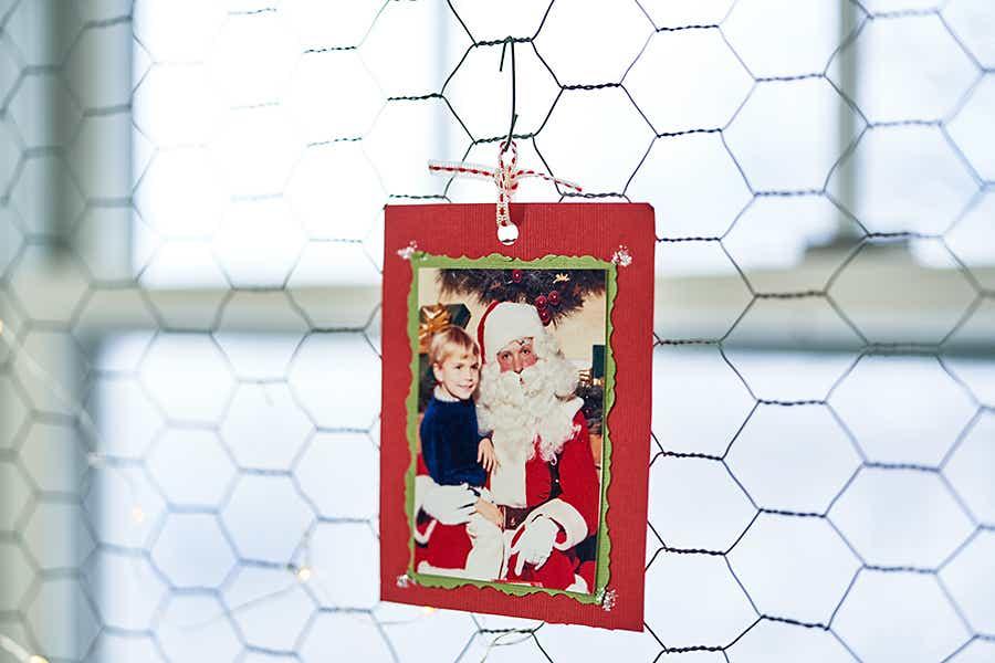 diy photo display Hanging Christmas card