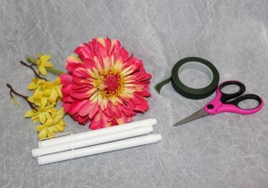 https://www.flowers.com/blog/wp content/uploads///how to make a diy flower pen bouquet supplies x