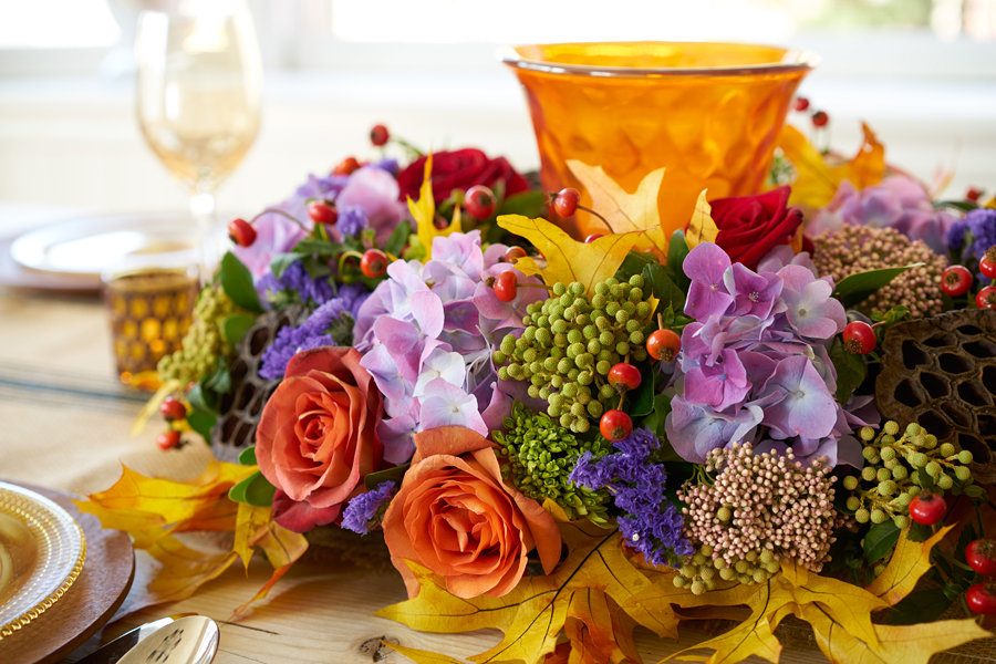 thanksgiving centerpiece ideas with floral wreath centerpiece close Up