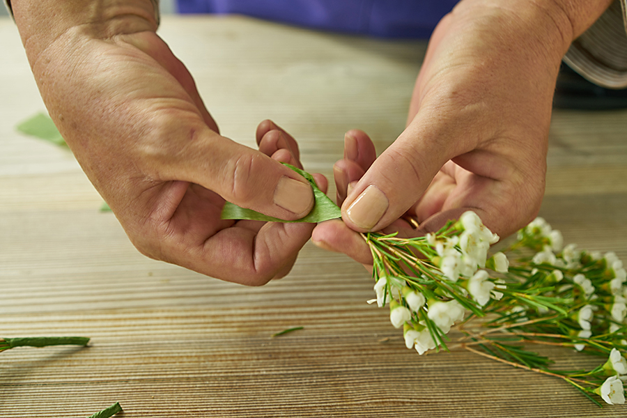 https://flowers.com/blog/wp content/uploads///floral wrap