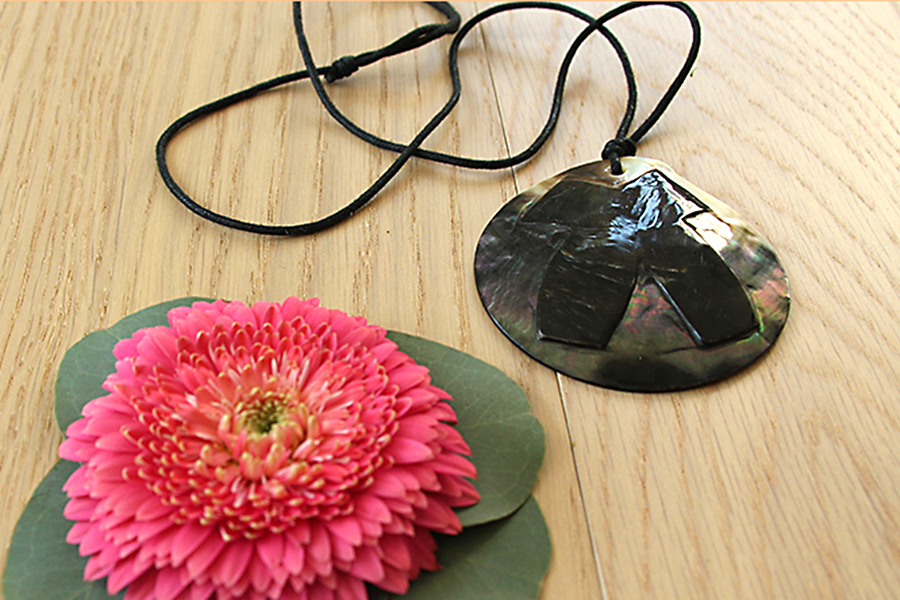 https://www.flowers.com/blog/wp content/uploads///add flower to necklace