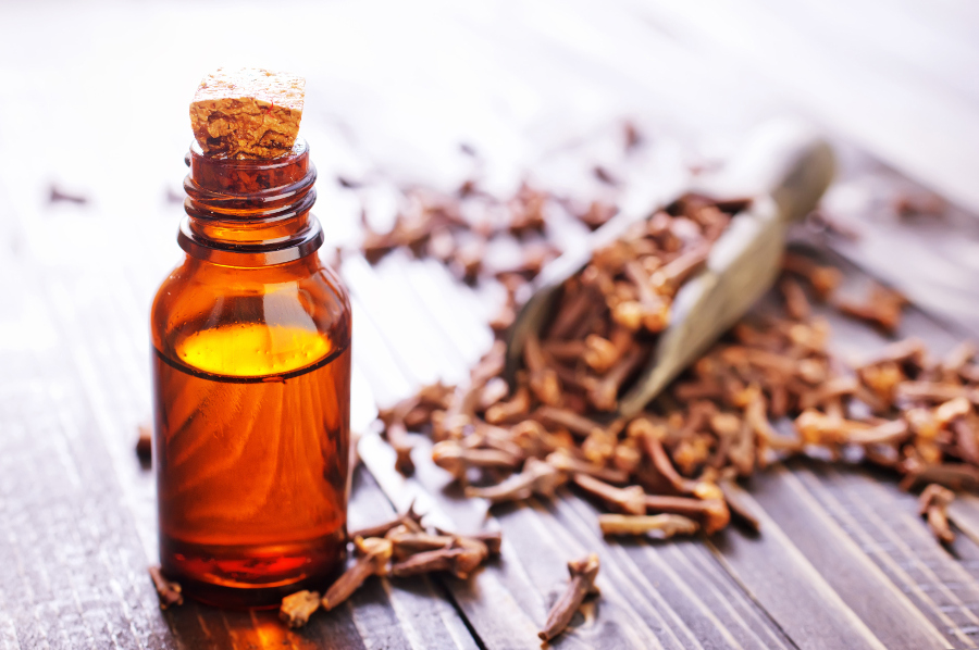 https://www.flowers.com/blog/wp content/uploads///clove oil aromatherapy