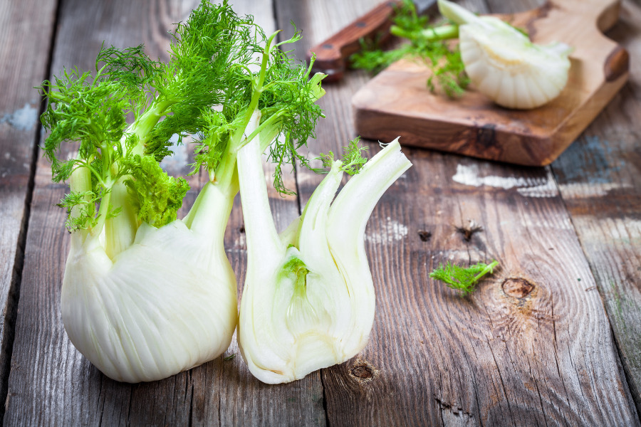 https://www.flowers.com/blog/wp content/uploads///fennel plant