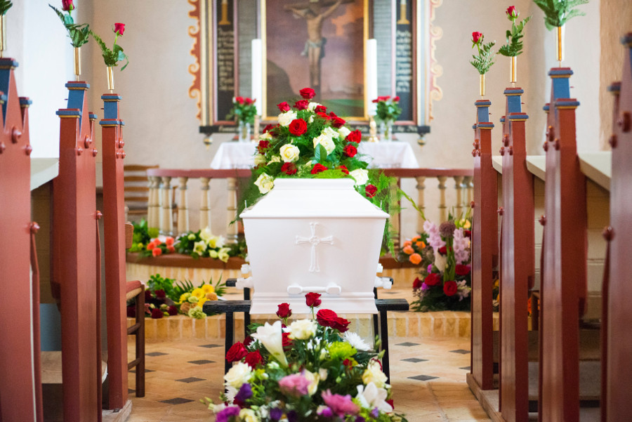 https://www.flowers.com/blog/wp content/uploads///funeral flowers