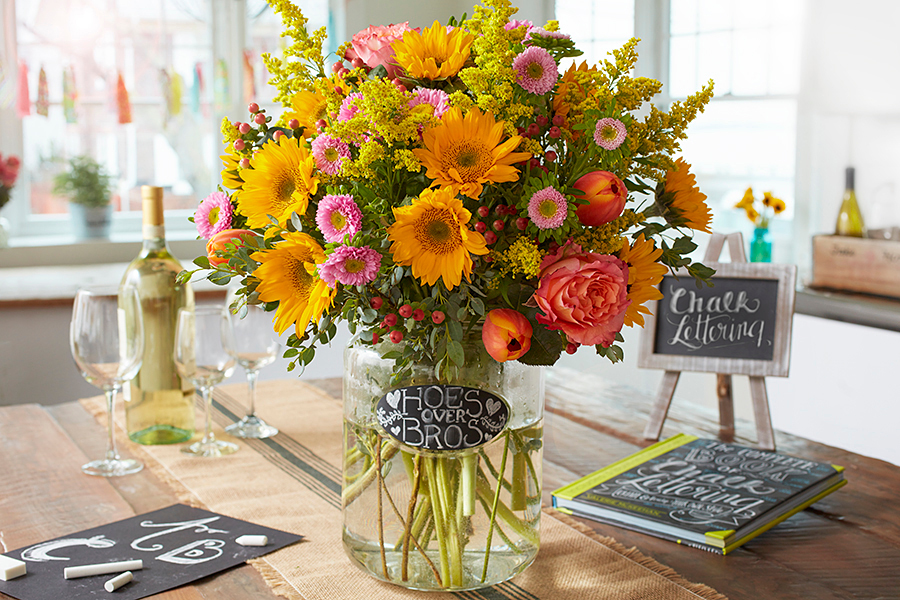 https://www.flowers.com/blog/wp content/uploads///chalk lettering flower vase