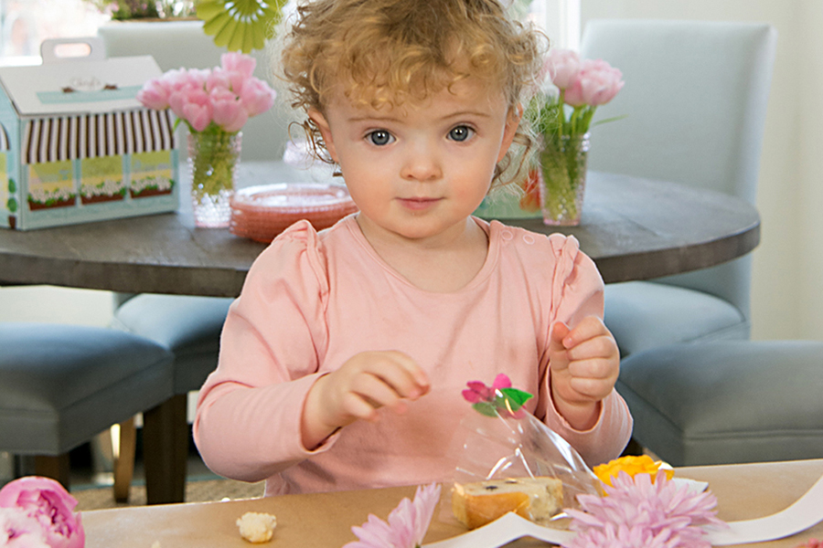 https://www.flowers.com/blog/wp content/uploads///girl eating pound cake