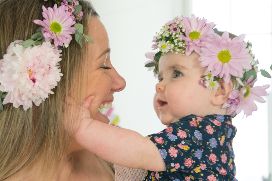 https://www.flowers.com/blog/wp content/uploads///mom and baby matching flower crowns