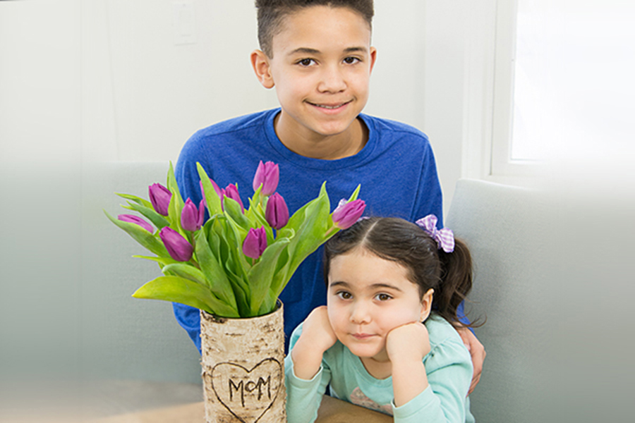 https://www.flowers.com/blog/wp content/uploads///mom birch vase