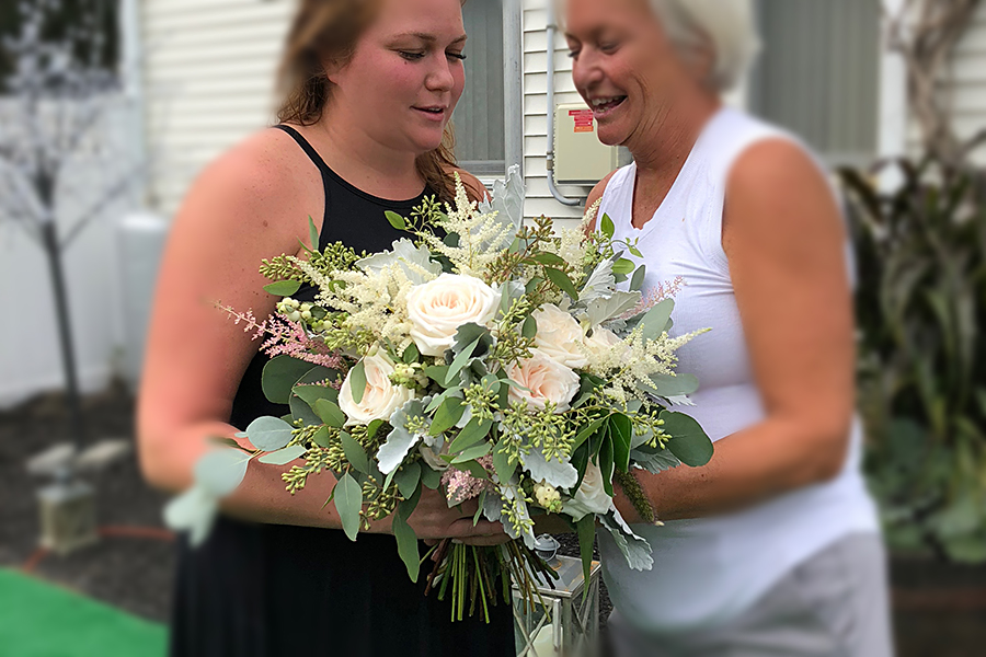 https://www.flowers.com/blog/wp content/uploads///bridal bouquet