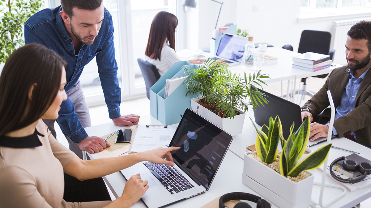 https://www.flowers.com/blog/wp content/uploads/// Plants office desk