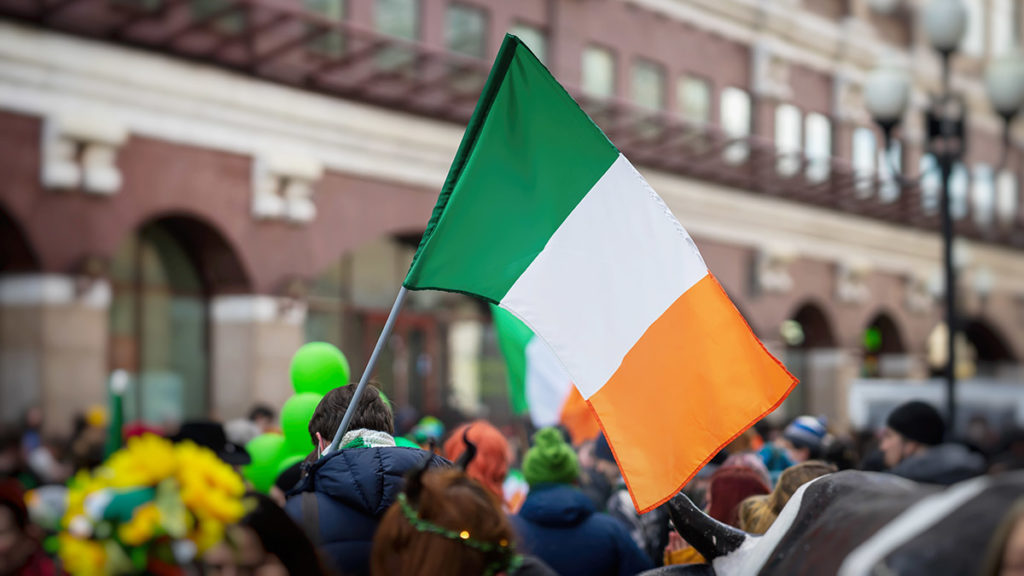 https://www.flowers.com/blog/wp content/uploads///St Patrick day parade flag history x