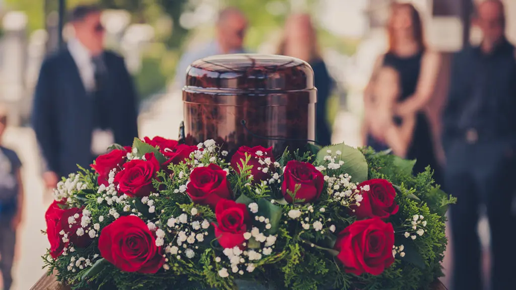 12 Thoughtful Celebration of Life Decoration Ideas to Honor Loved Ones
