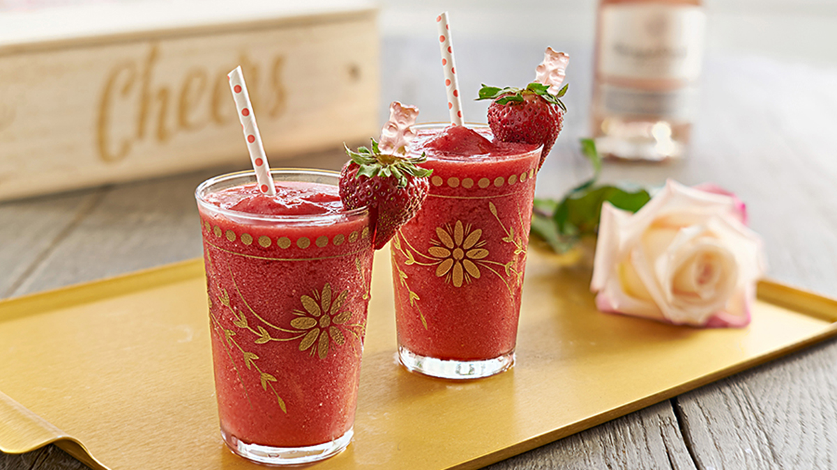 https://www.flowers.com/blog/wp content/uploads///strawberry froze