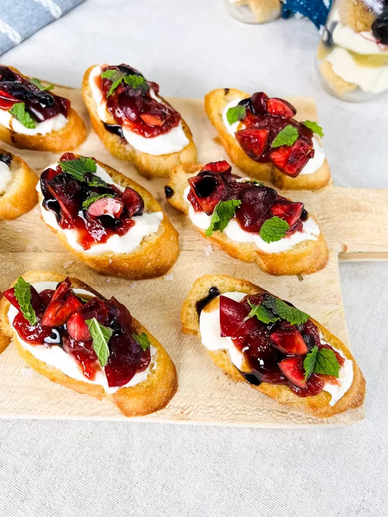 https://www.flowers.com/blog/wp content/uploads///easy dinner ideas crostini  x