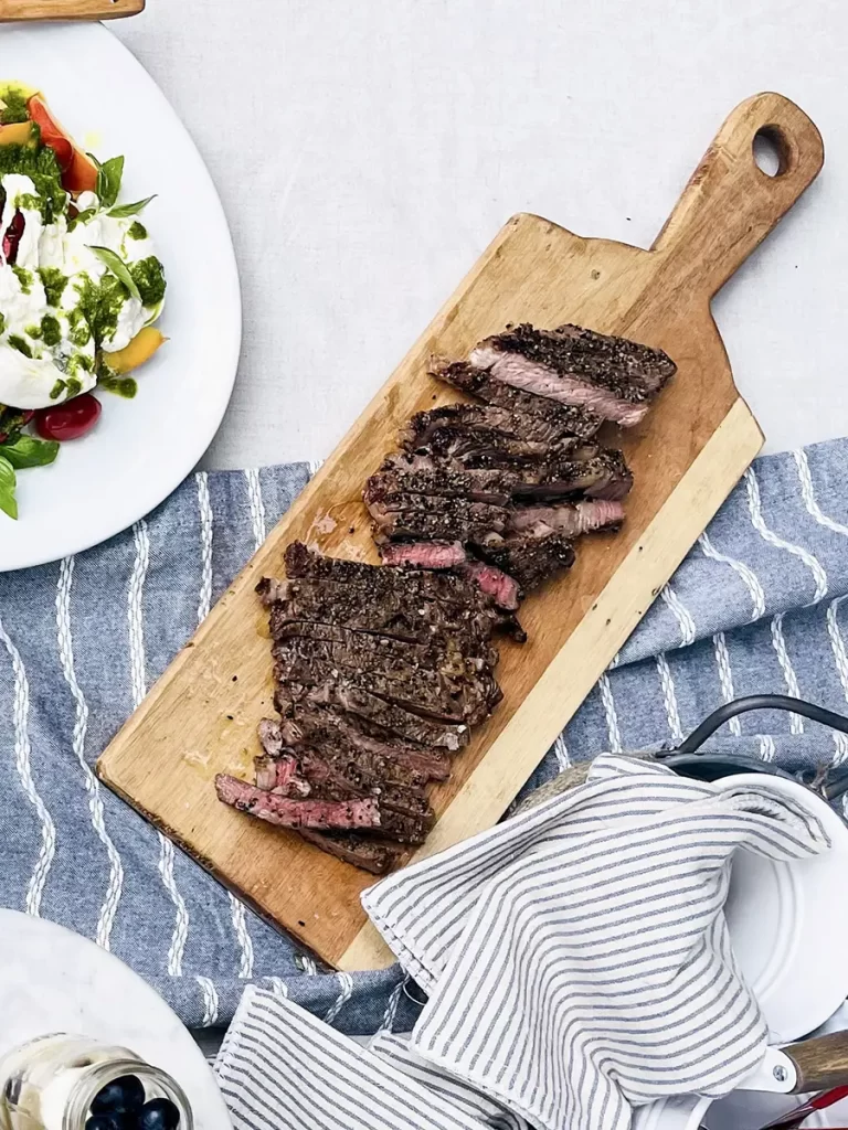 https://www.flowers.com/blog/wp content/uploads///easy dinner ideas steak  x