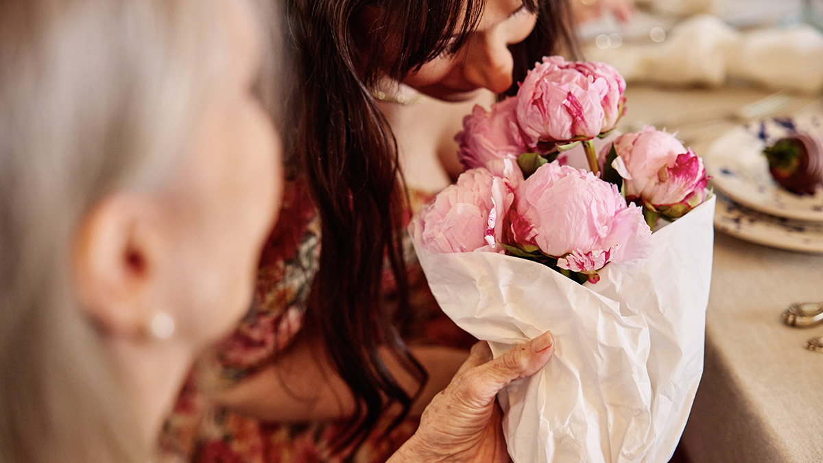 motherhood quotes smelling flowers